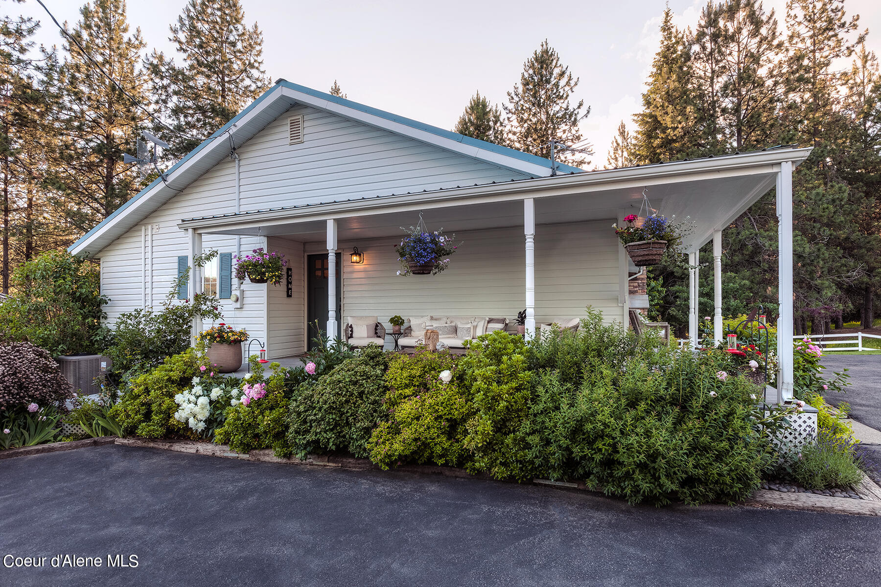5718 E Sleepy Ln, Coeur d'Alene, Idaho image 14