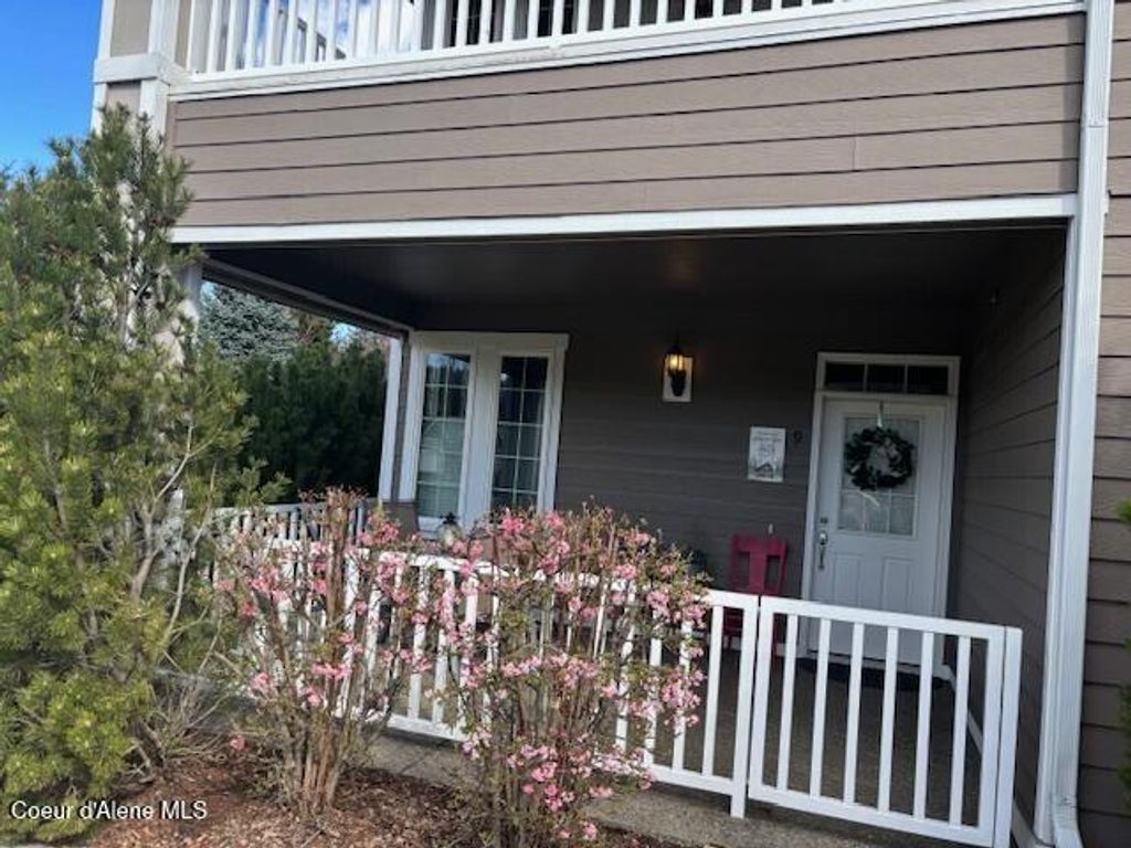 Photo of 4583 Greenchain Loop #APT 9, Coeur dAlene, ID 83814 (MLS # 26-2516)