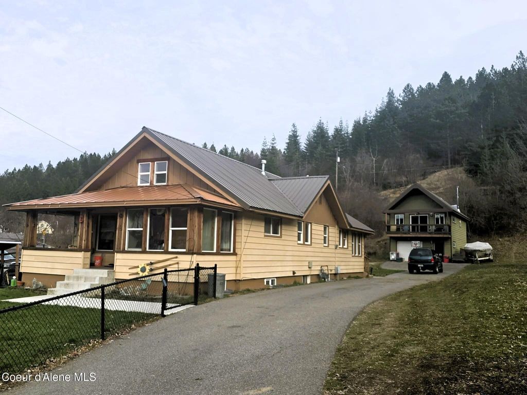 Photo of 9 Kellogg Ave, Kellogg, ID 83837 (MLS # 26-2959)