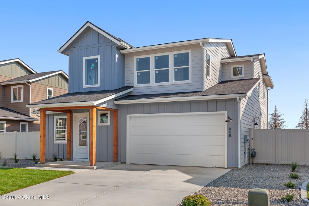 Photo of 668 MOSCOW ST, Sandpoint, ID 83864 (MLS # 26-9924)