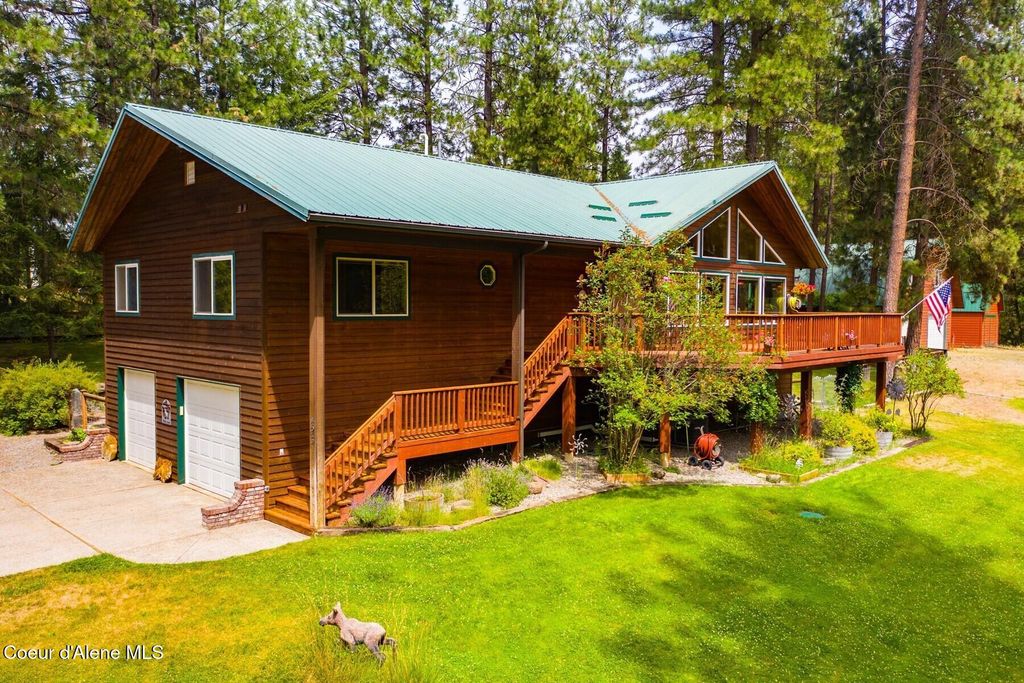 Photo of 493 Rim Dr, Moyie Springs, ID 83845 (MLS # 26-7440)