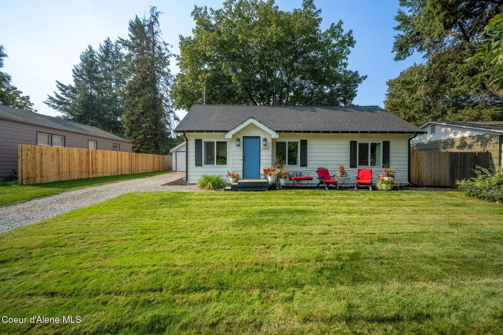 Photo of 1039 16TH St, Coeur dAlene, ID 83814 (MLS # 25-9945)