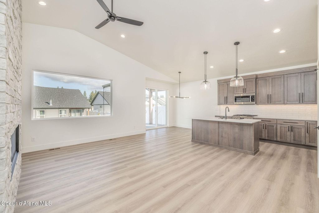 Photo of 9117 Cultivator Ave, Rathdrum, ID 83858 (MLS # 25-11179)