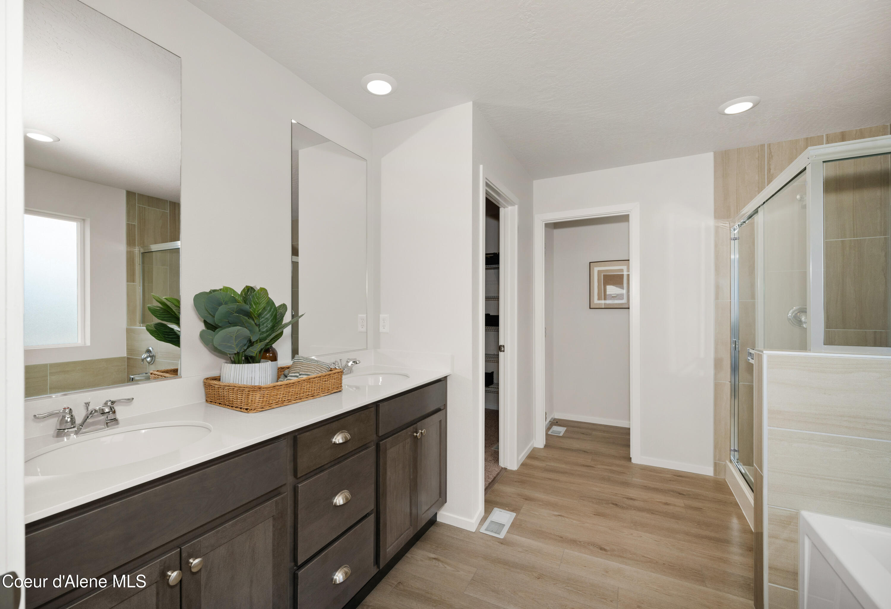 Hayden, Idaho 83835, United States, 4 Bedrooms Bedrooms, ,3 BathroomsBathrooms,Residential,Active,560