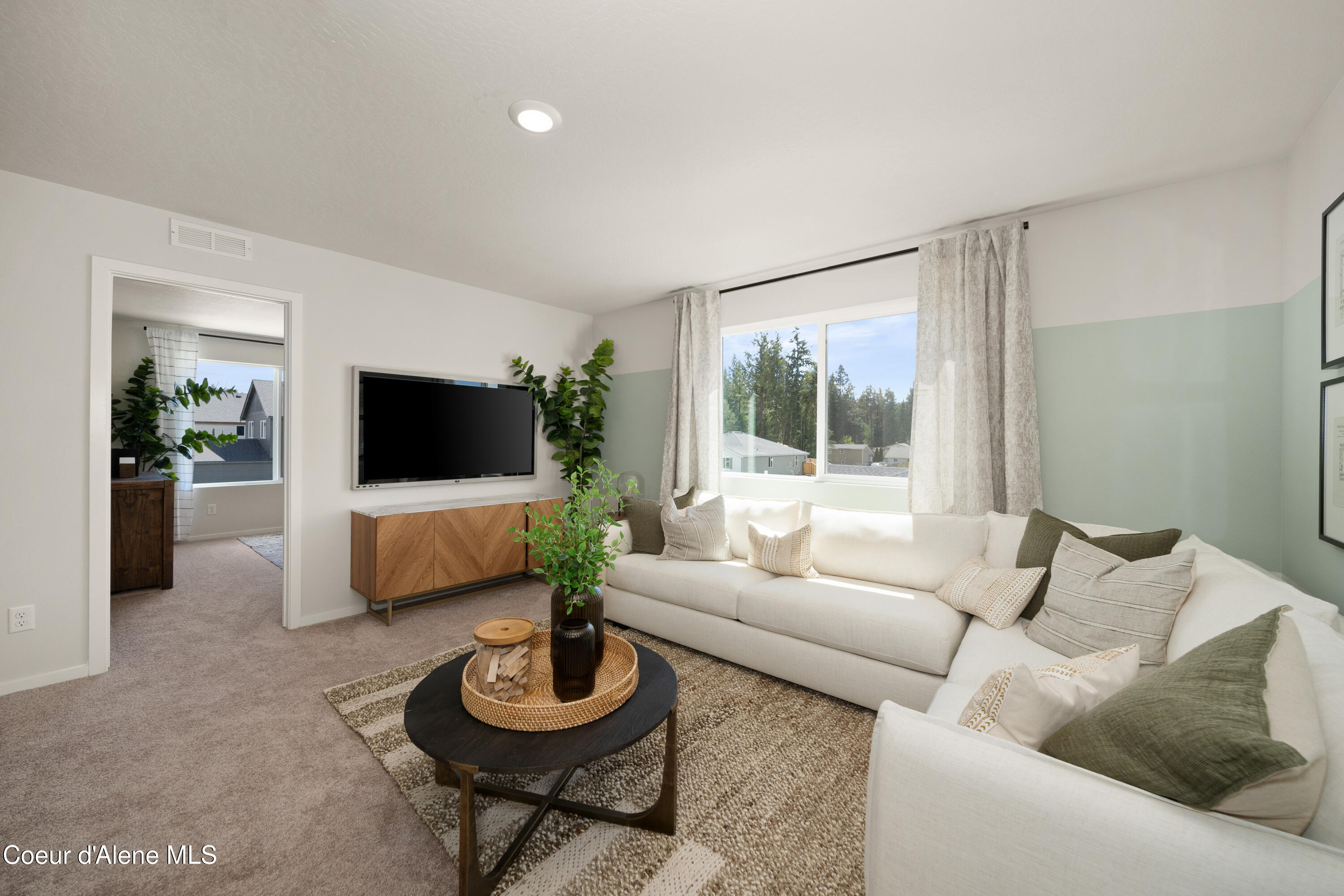 Hayden, Idaho 83835, United States, 4 Bedrooms Bedrooms, ,3 BathroomsBathrooms,Residential,Active,560