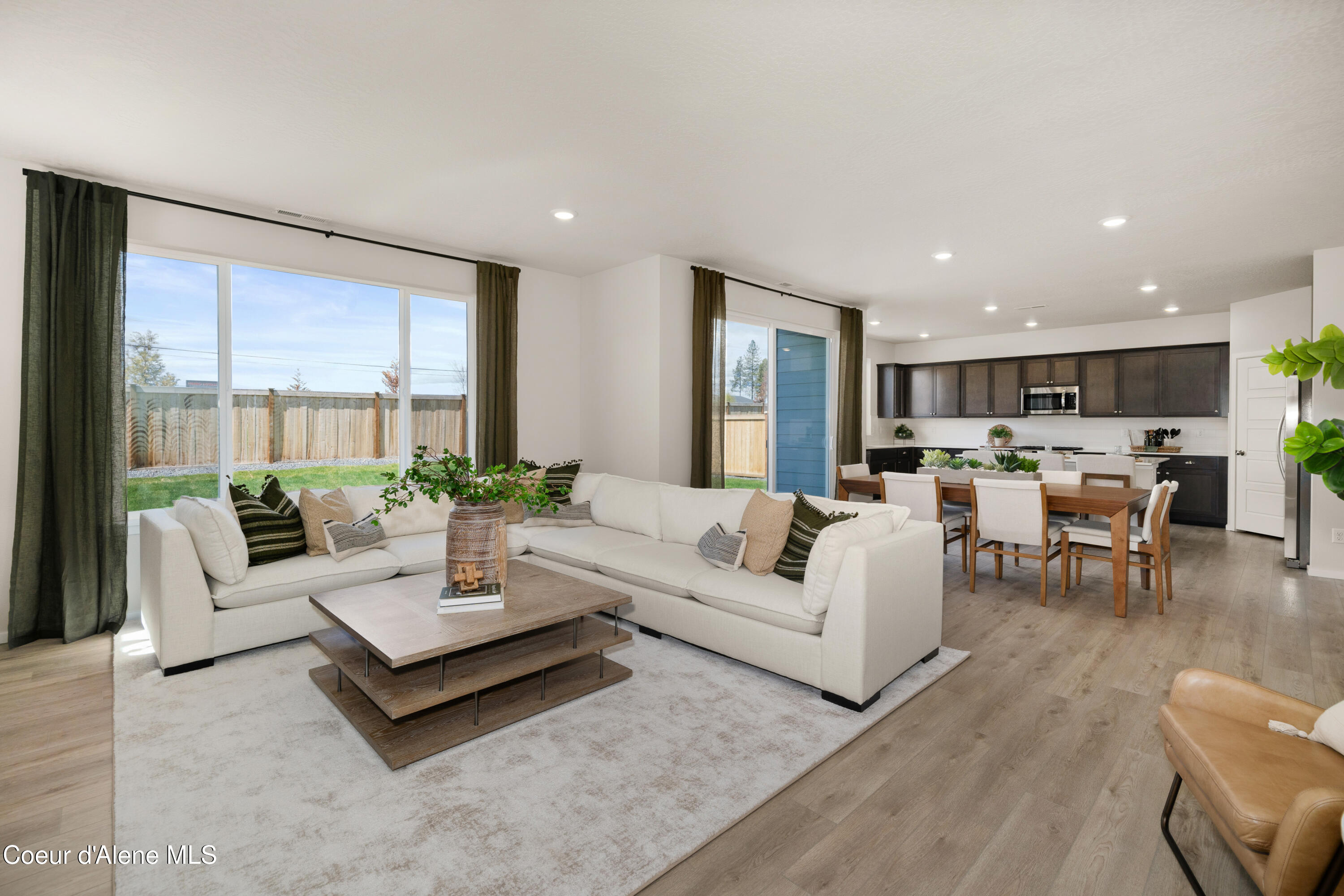 Hayden, Idaho 83835, United States, 4 Bedrooms Bedrooms, ,3 BathroomsBathrooms,Residential,Active,560