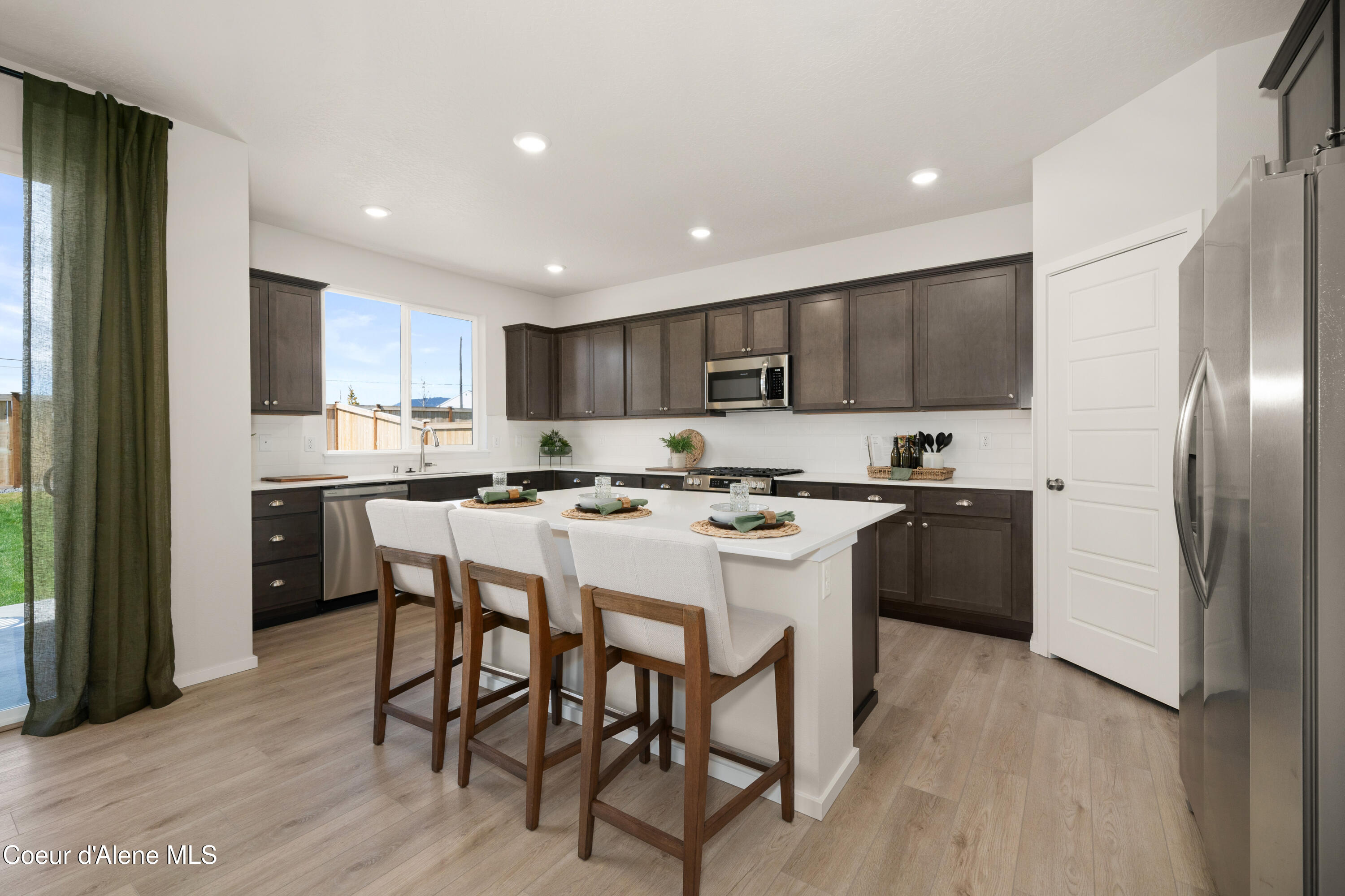 Hayden, Idaho 83835, United States, 4 Bedrooms Bedrooms, ,3 BathroomsBathrooms,Residential,Active,560