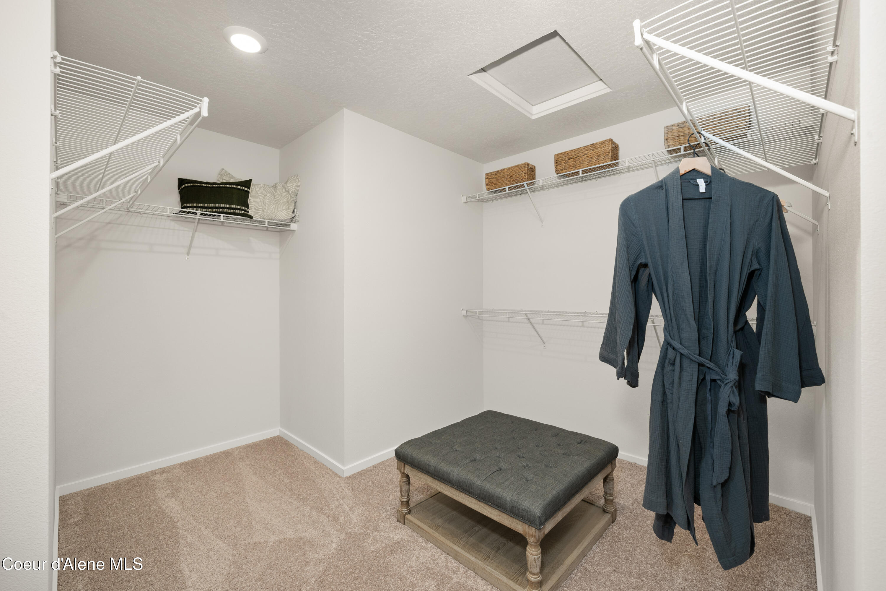 Hayden, Idaho 83835, United States, 4 Bedrooms Bedrooms, ,3 BathroomsBathrooms,Residential,Active,560