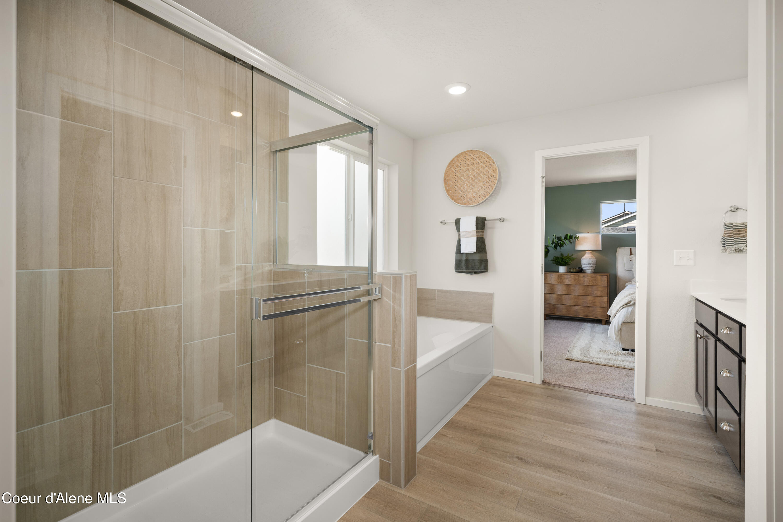 Hayden, Idaho 83835, United States, 4 Bedrooms Bedrooms, ,3 BathroomsBathrooms,Residential,Active,560