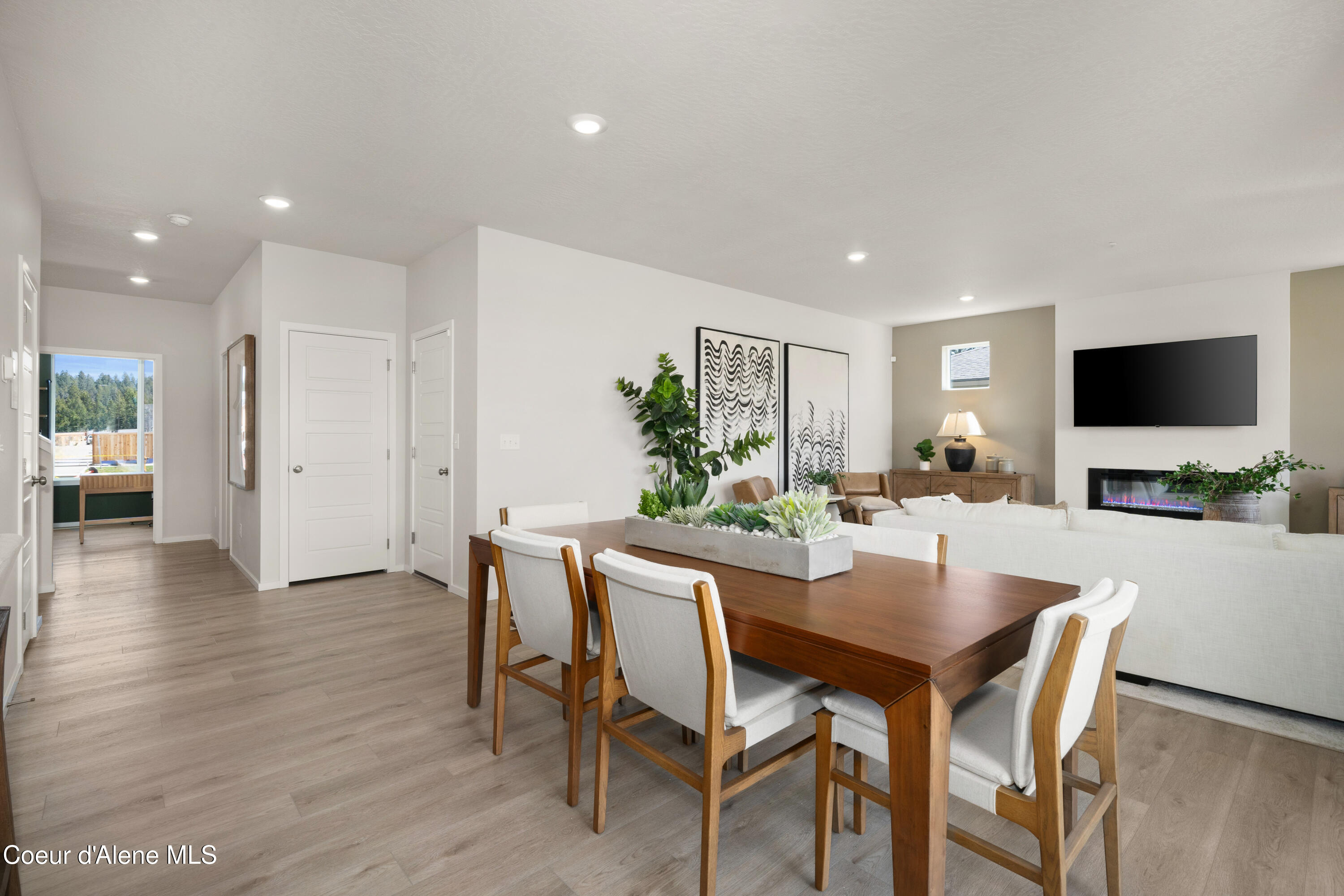 Hayden, Idaho 83835, United States, 4 Bedrooms Bedrooms, ,3 BathroomsBathrooms,Residential,Active,560