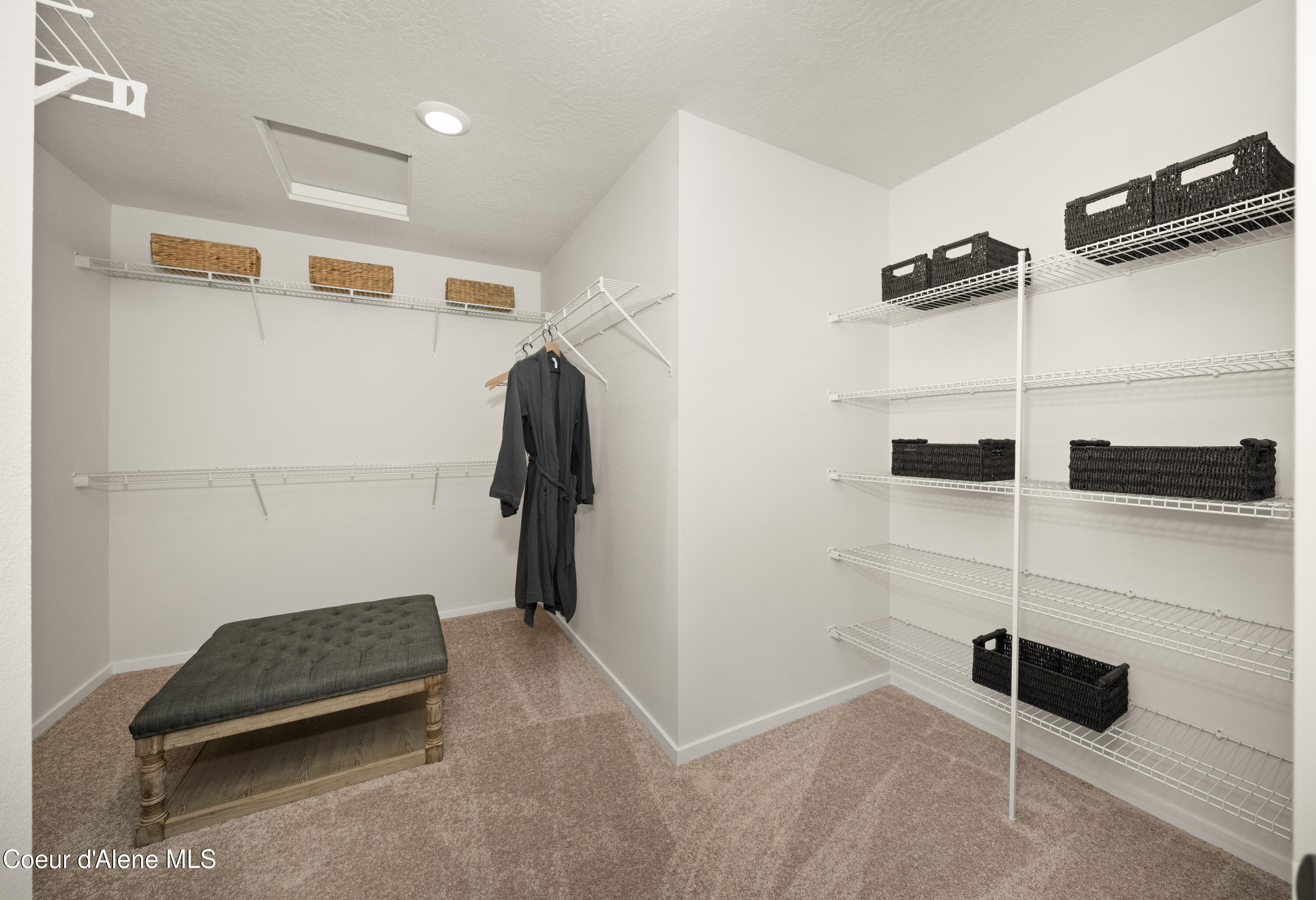 Hayden, Idaho 83835, United States, 4 Bedrooms Bedrooms, ,3 BathroomsBathrooms,Residential,Active,560