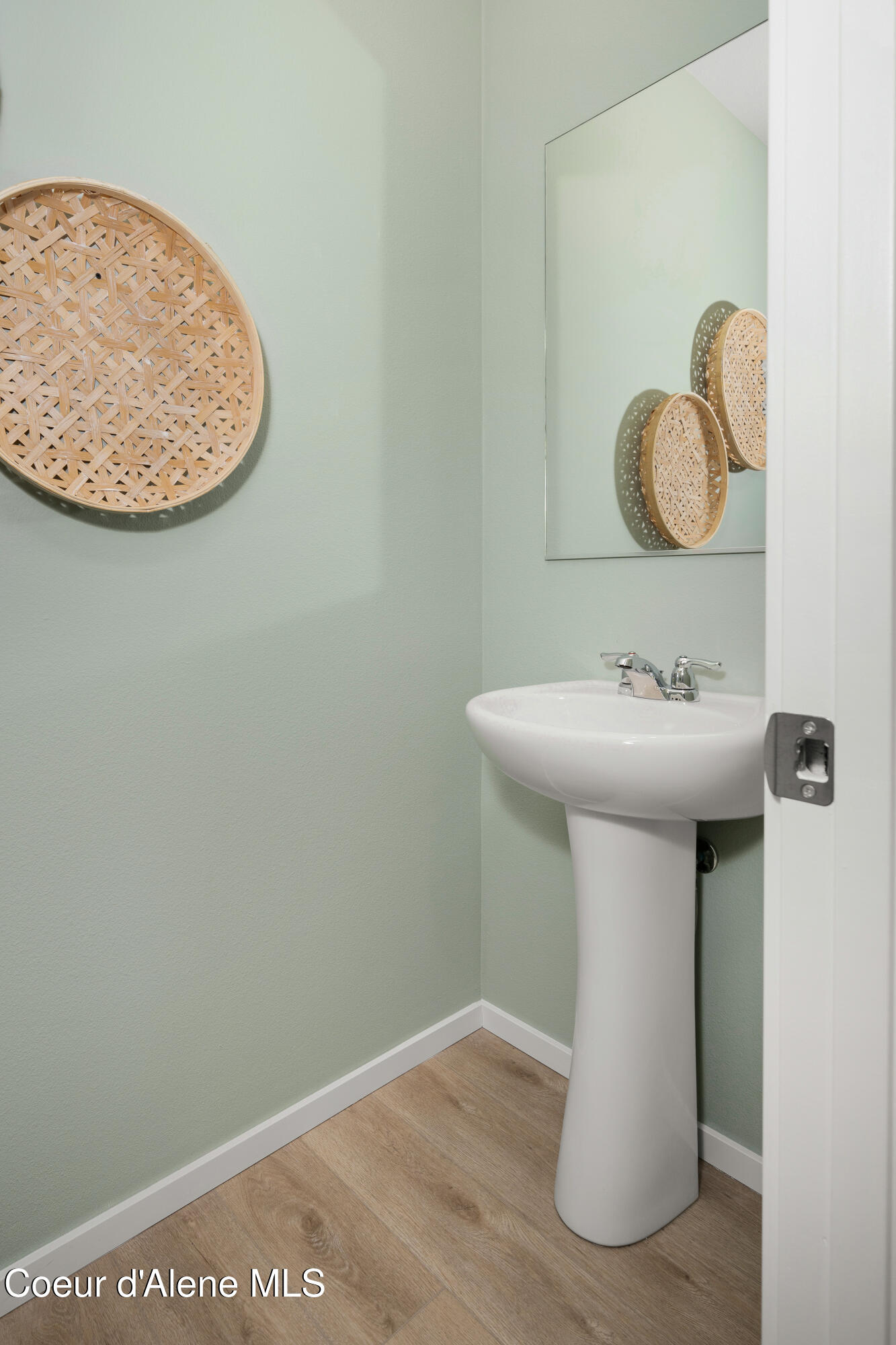 Hayden, Idaho 83835, United States, 4 Bedrooms Bedrooms, ,3 BathroomsBathrooms,Residential,Active,560