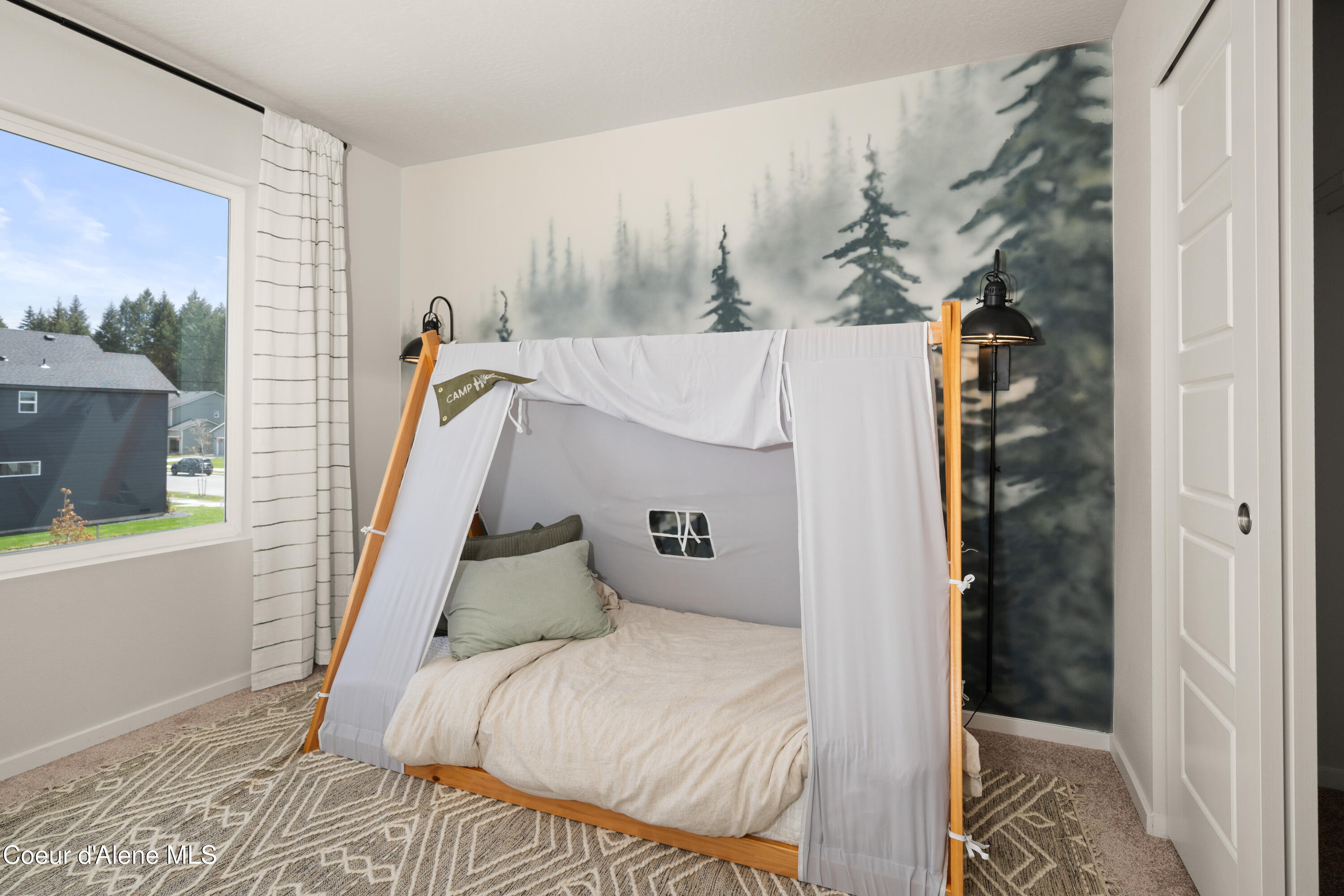 Hayden, Idaho 83835, United States, 4 Bedrooms Bedrooms, ,3 BathroomsBathrooms,Residential,Active,560