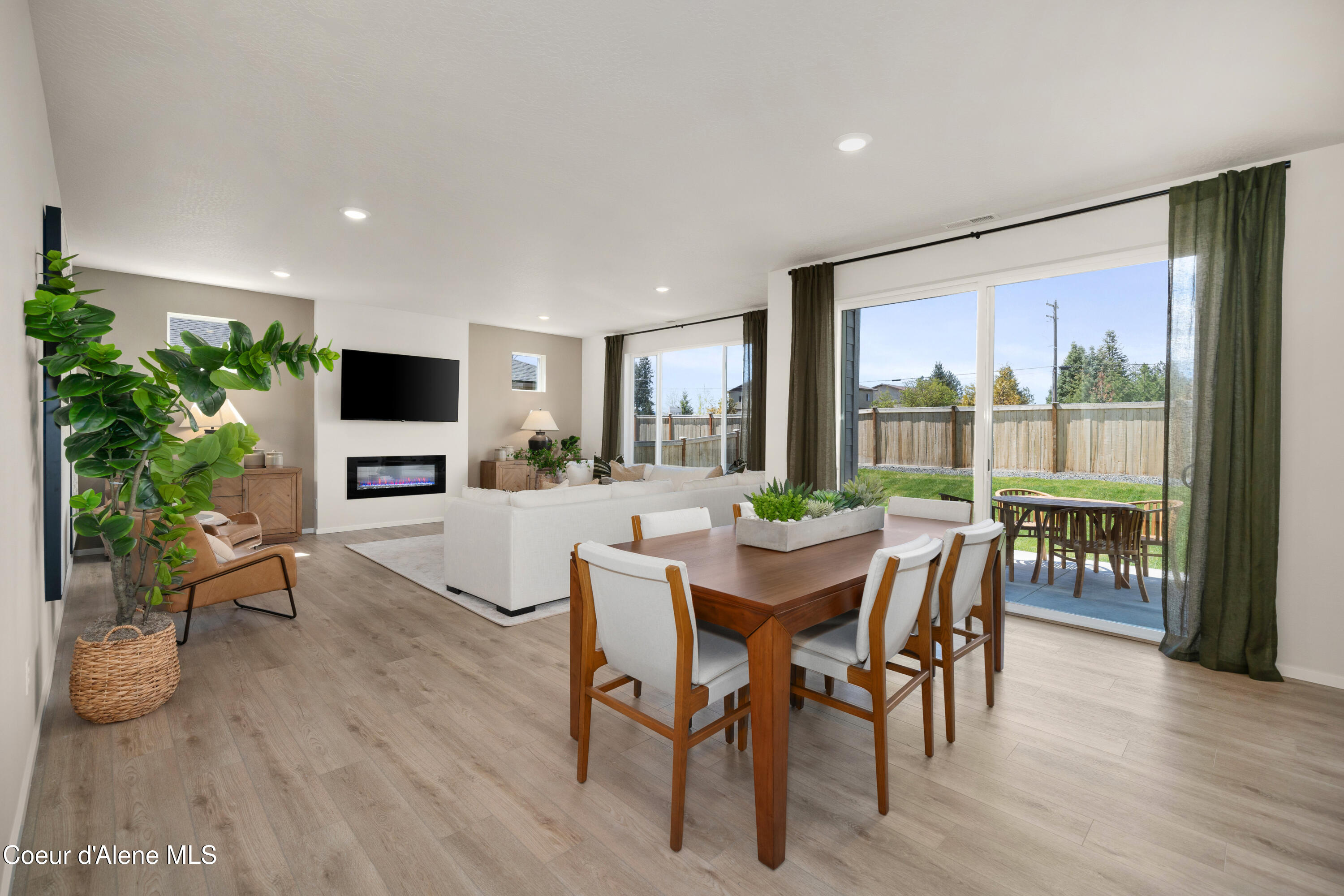 Hayden, Idaho 83835, United States, 4 Bedrooms Bedrooms, ,3 BathroomsBathrooms,Residential,Active,560