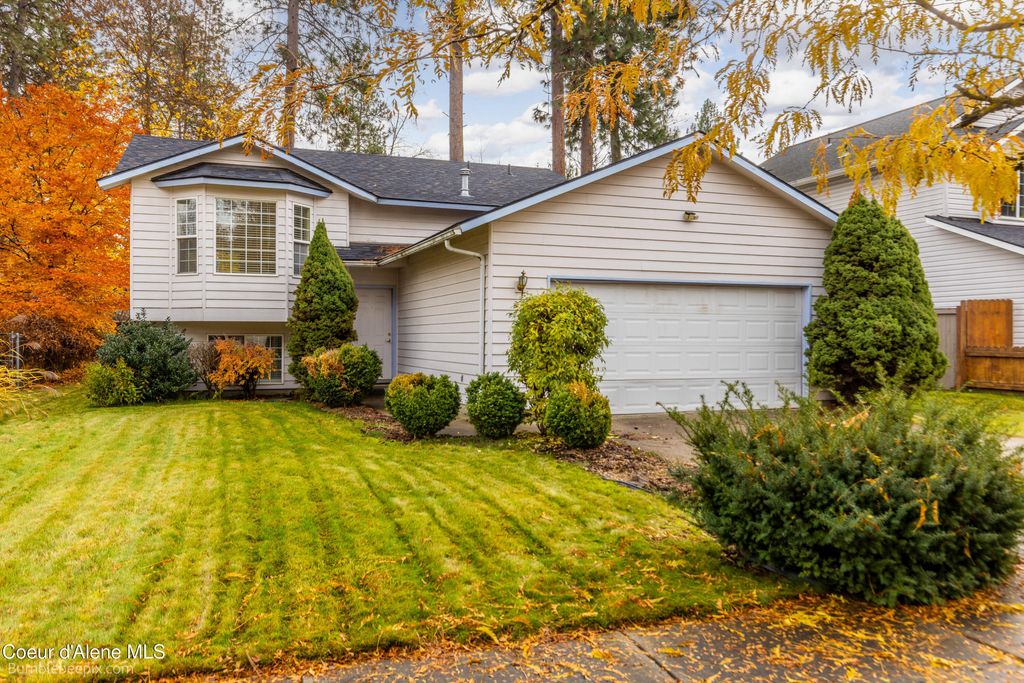 Photo of 208 Riverwood, Post Falls, ID 83854 (MLS # 25-11143)