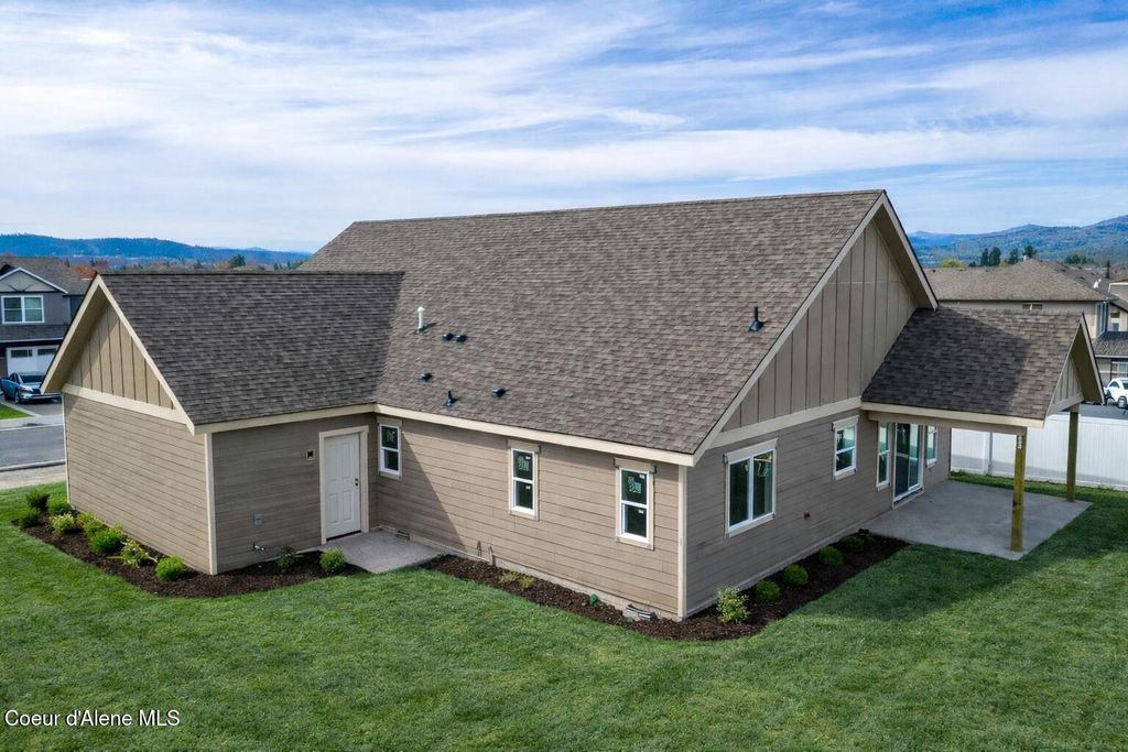 Photo of 3264 Van Winkle St, Post Falls, ID 83854 (MLS # 26-3487)