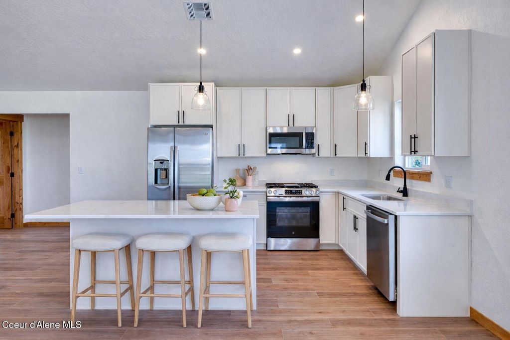 Photo of 3264 Van Winkle St, Post Falls, ID 83854 (MLS # 26-3487)