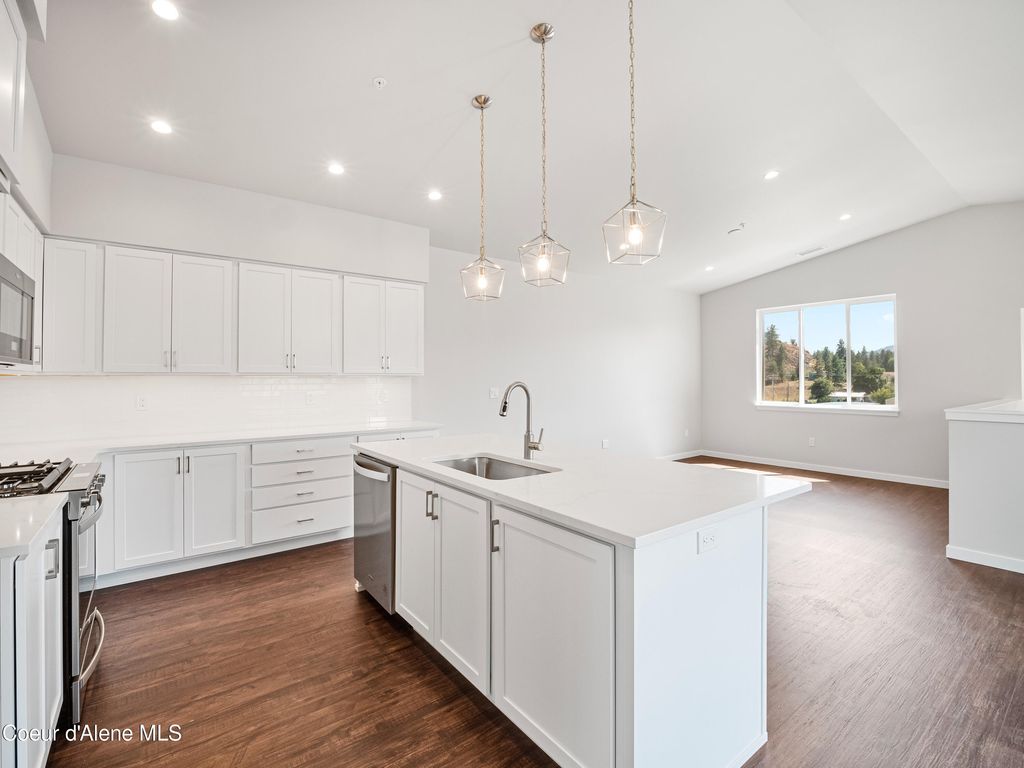 Photo of 962 Railroad Ave, Post Falls, ID 83854 (MLS # 25-7303)