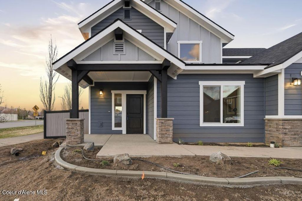 Photo of 693 MONASHEE Ct, Hayden, ID 83835 (MLS # 26-2752)