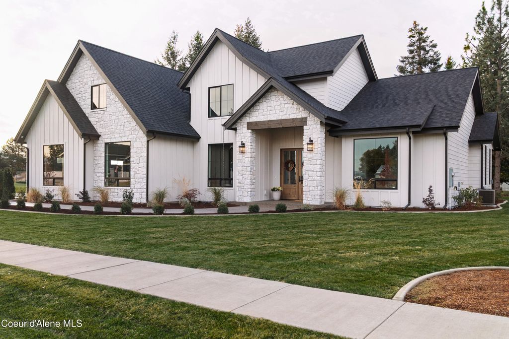 Photo of 2114 Boyles Ave, Hayden, ID 83835 (MLS # 26-165)