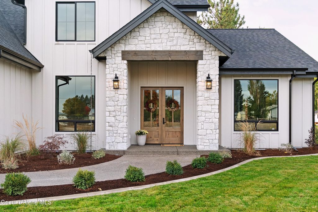 Photo of 2114 Boyles Ave, Hayden, ID 83835 (MLS # 26-165)