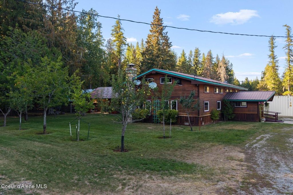Photo of 159 Horse Ln, Sandpoint, ID 83864 (MLS # 25-9769)
