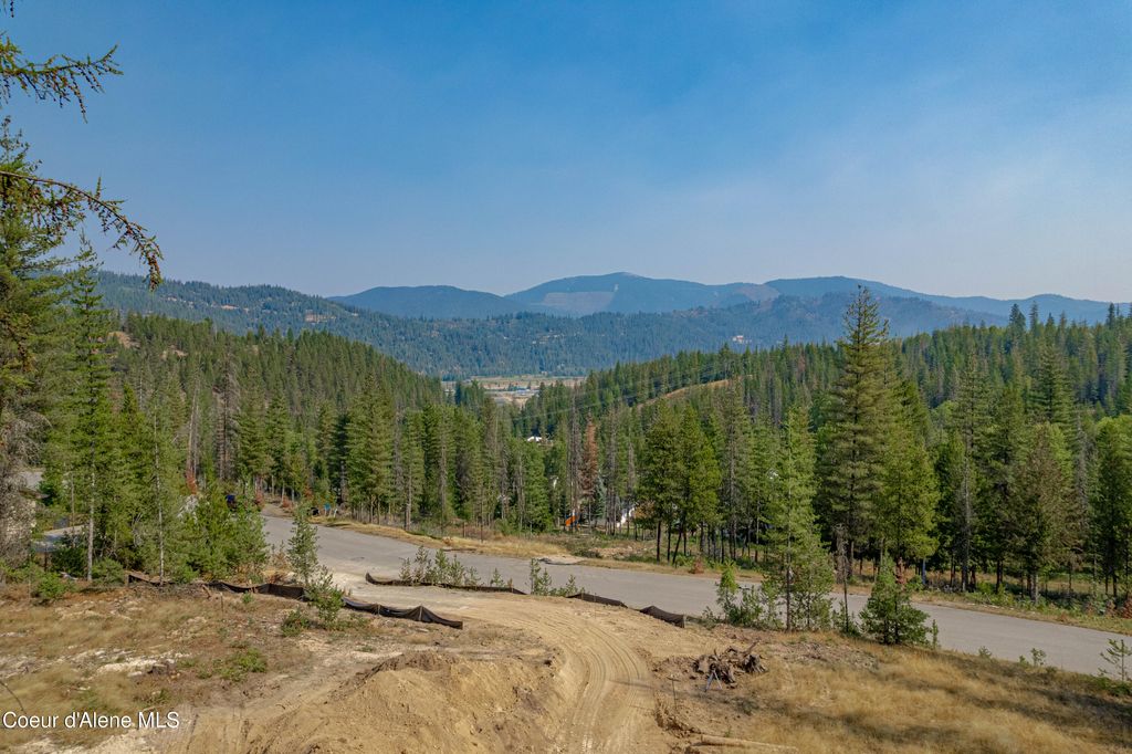 Photo of 107 Blazing Saddle CT, Pinehurst, ID 83850 (MLS # 26-5188)