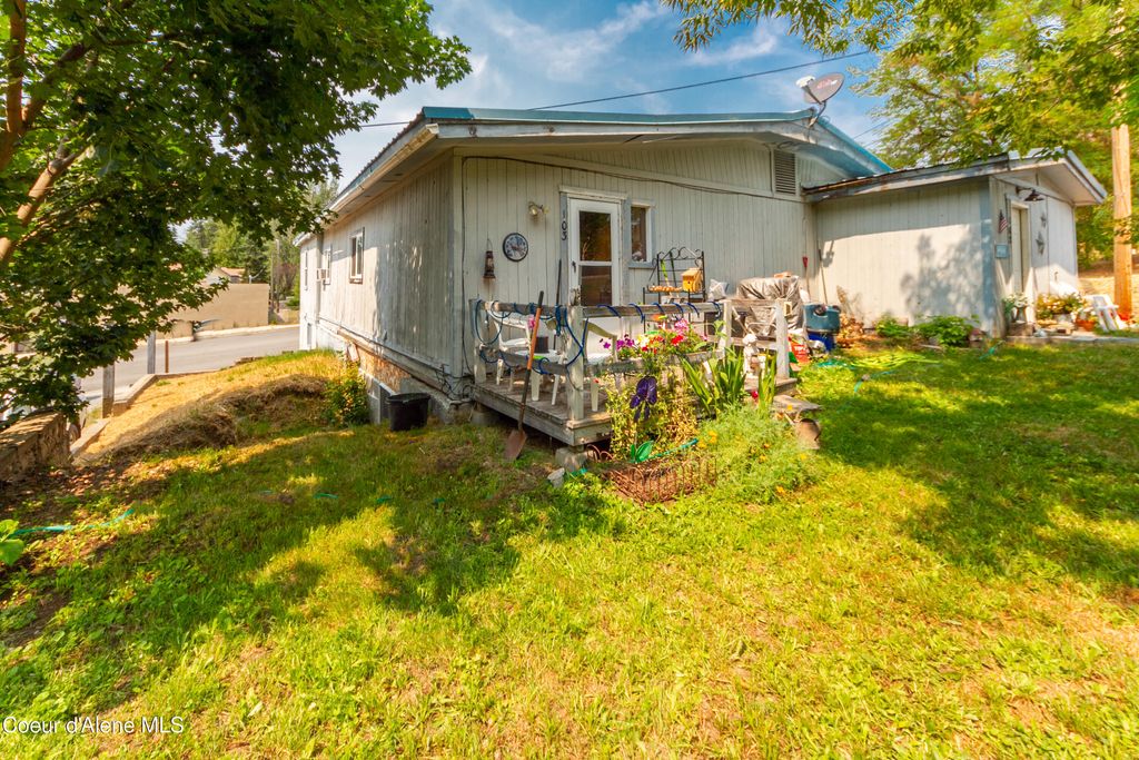 Photo of 328 Summit Blvd, Priest River, ID 83856 (MLS # 25-904)