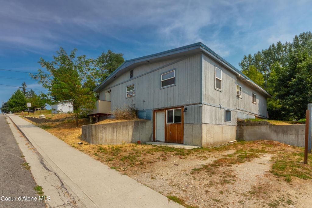 Photo of 328 Summit Blvd, Priest River, ID 83856 (MLS # 25-904)