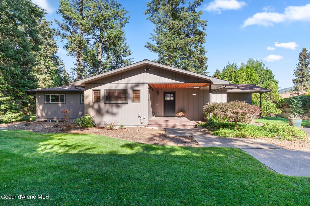 Photo of 9740 EASY St, Hayden Lake, ID 83835 (MLS # 24-7545)