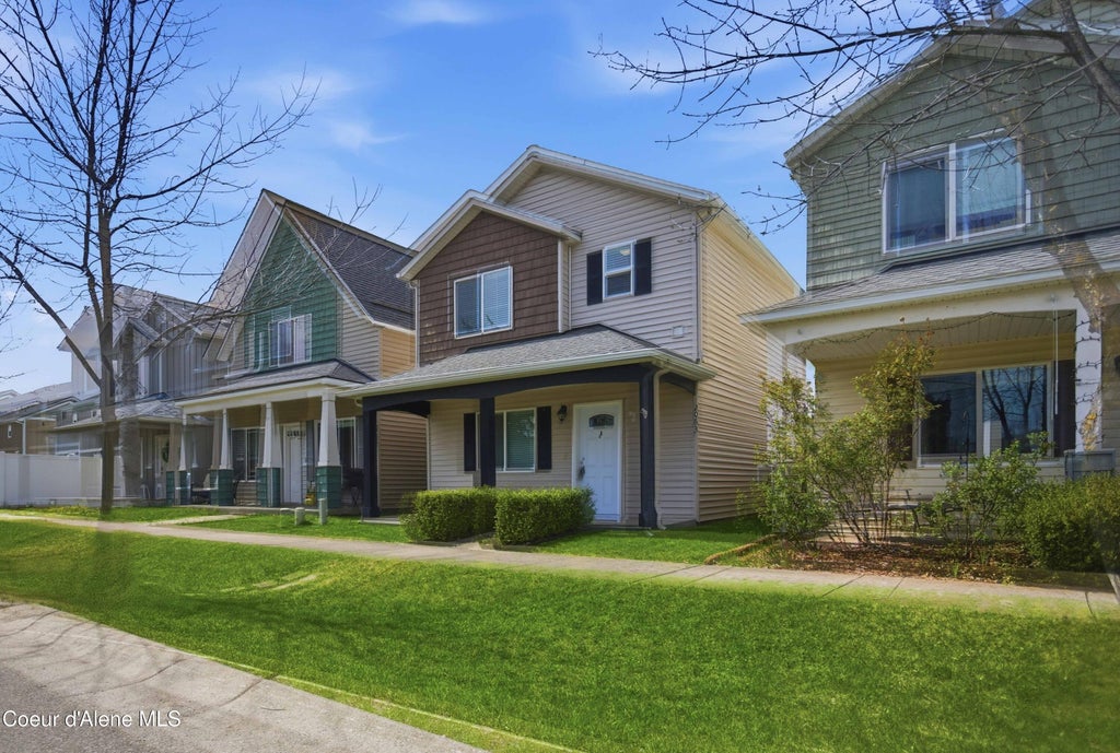 Photo of 2063 Cruze St, Post Falls, ID 83854 (MLS # 26-9001)