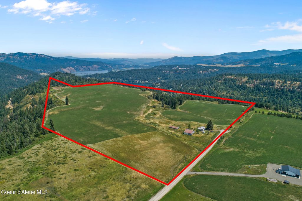 Photo of 7375 SUNRISE Dr, Harrison, ID 83833 (MLS # 25-5422)