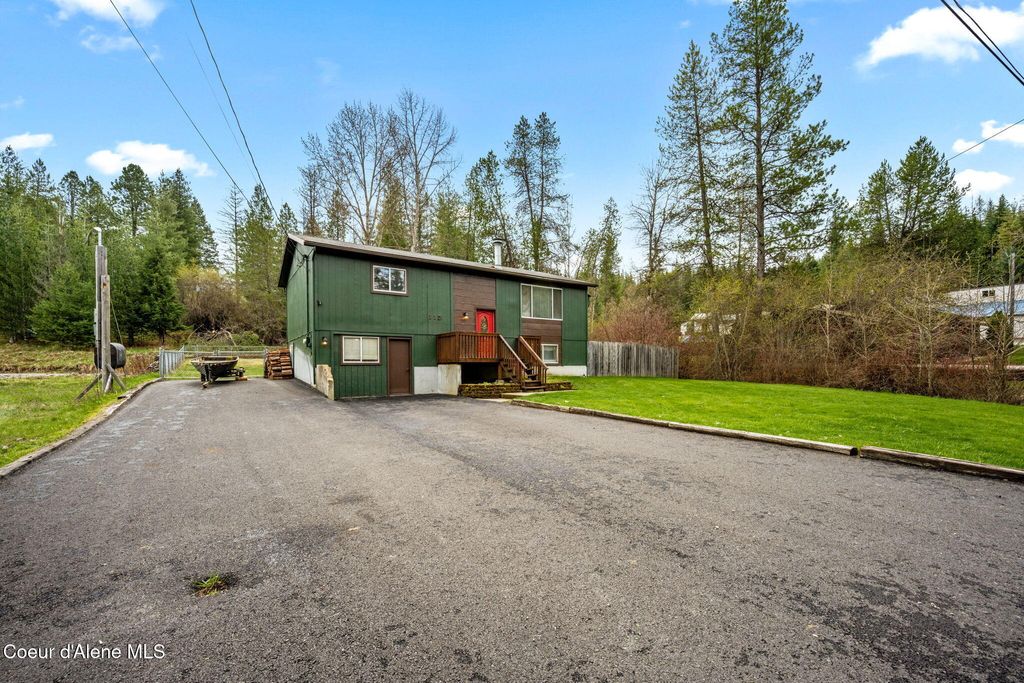 Photo of 115 Belair Dr, Pinehurst, ID 83850 (MLS # 26-3649)