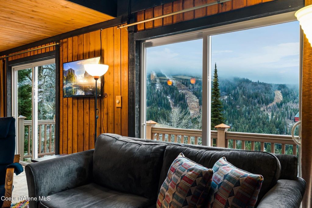 Photo of 376 Parallel Run Run, Sandpoint, ID 83864 (MLS # 25-11623)