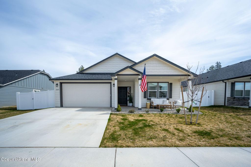 Photo of 16037 Hadley Loop, Rathdrum, ID 83858 (MLS # 26-2881)