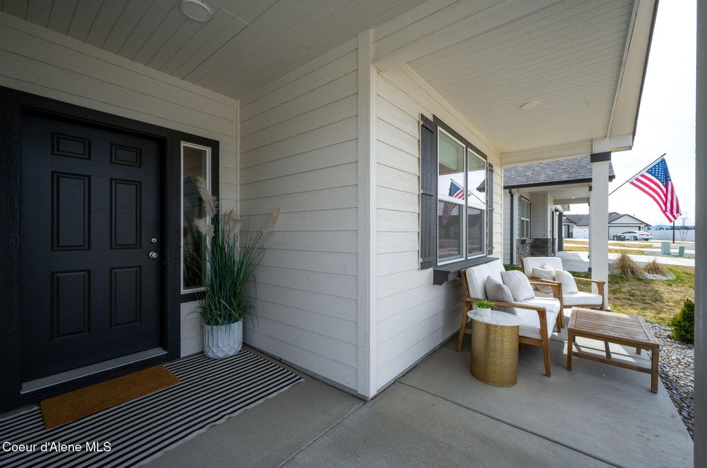 Photo of 16037 Hadley Loop, Rathdrum, ID 83858 (MLS # 26-2881)