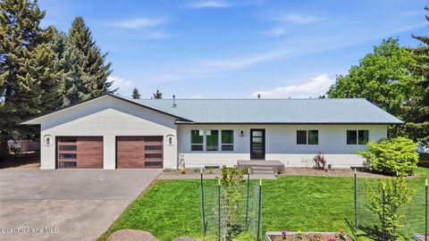 Photo of 1525 Miles AVE, Hayden, ID 83835 (MLS # 26-4523)