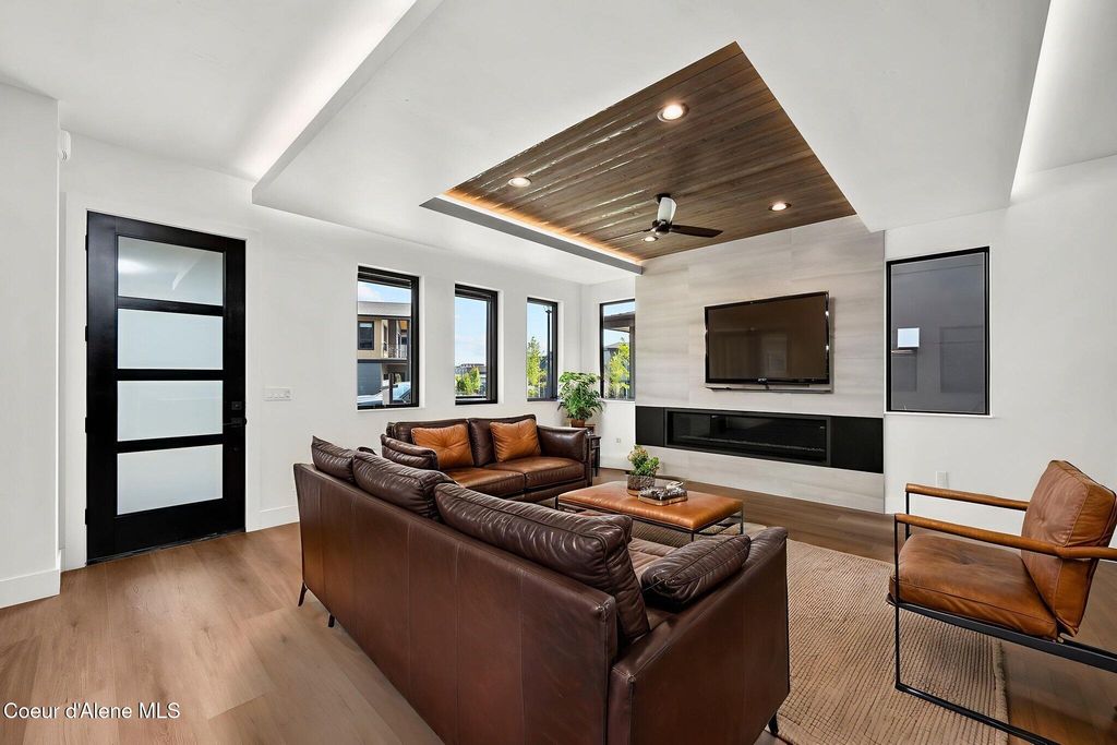 Photo of 3002 LUMBER Ln, Coeur dAlene, ID 83814 (MLS # 25-7674)