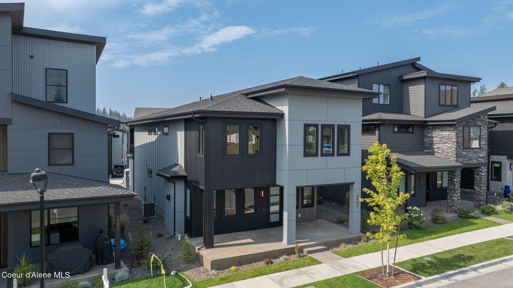 Photo of 3002 LUMBER Ln, Coeur dAlene, ID 83814 (MLS # 25-7674)