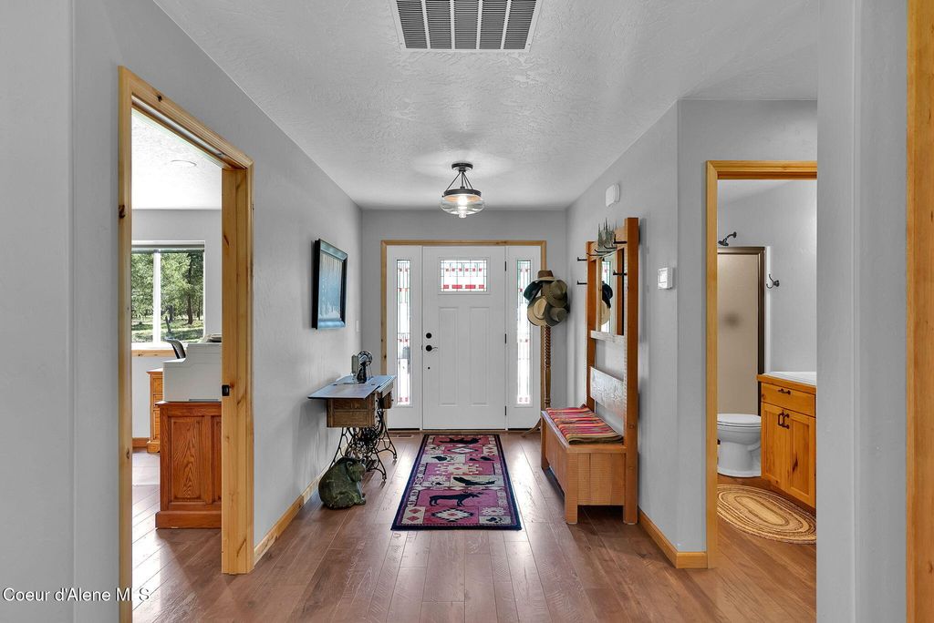 Photo of 386 Ursa Ln, Priest River, ID 83856 (MLS # 26-4230)