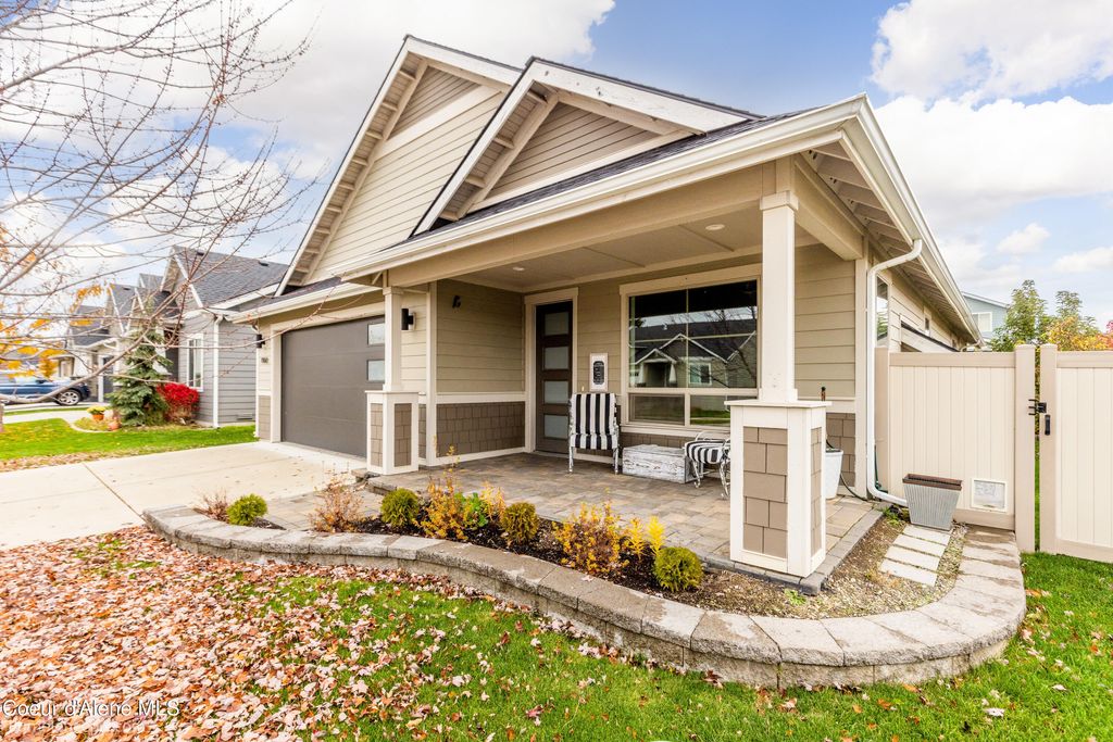 Photo of 7996 Hibiscus Ln, Coeur dAlene, ID 83814 (MLS # 25-10991)