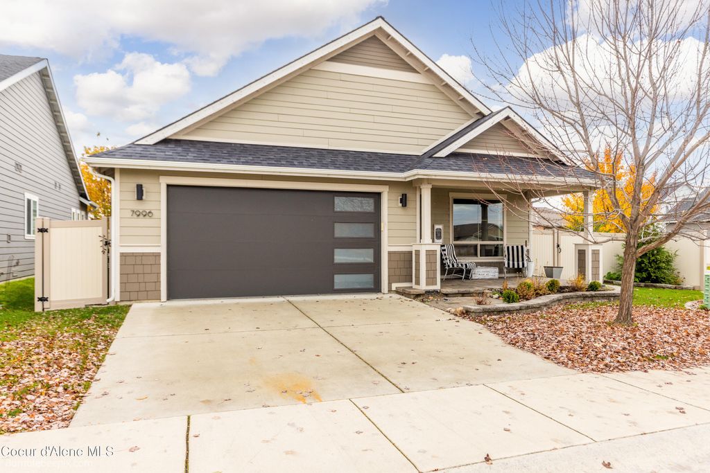 Photo of 7996 Hibiscus Ln, Coeur dAlene, ID 83814 (MLS # 25-10991)