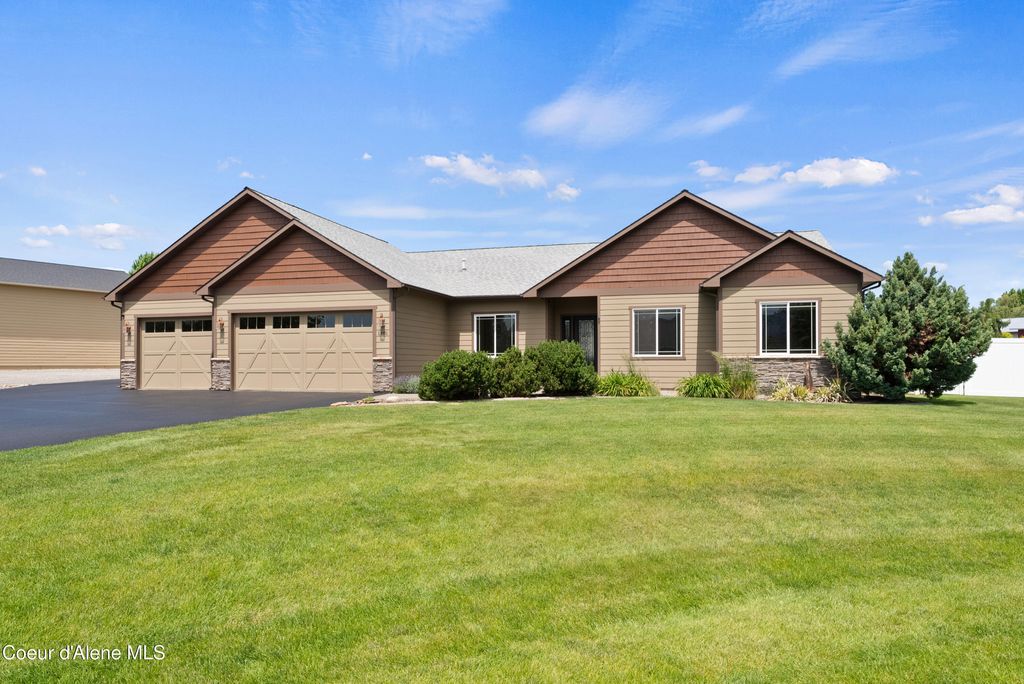 Photo of 1981 Twinkling Star Rd, Post Falls, ID 83854 (MLS # 25-6238)