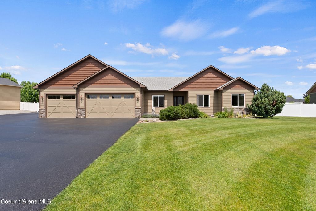 Photo of 1981 Twinkling Star Rd, Post Falls, ID 83854 (MLS # 25-6238)
