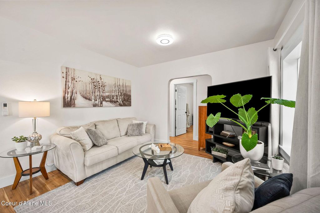 Photo of 1039 16th St, Coeur dAlene, ID 83814 (MLS # 26-256)