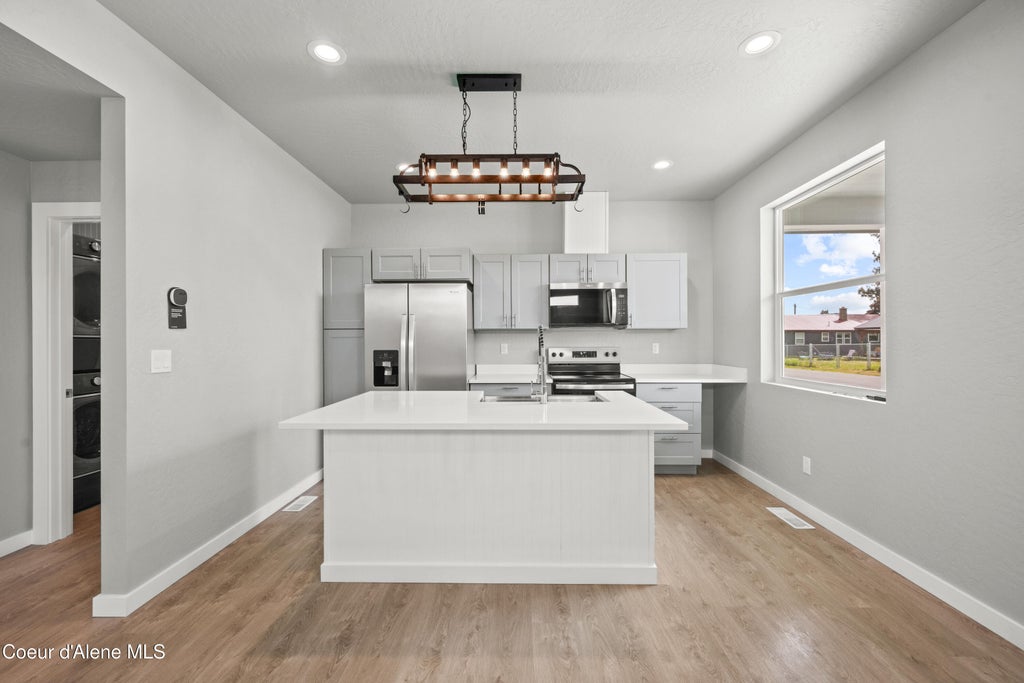 Photo of 88 Beardmore Ave, Priest River, ID 83856 (MLS # 26-8032)