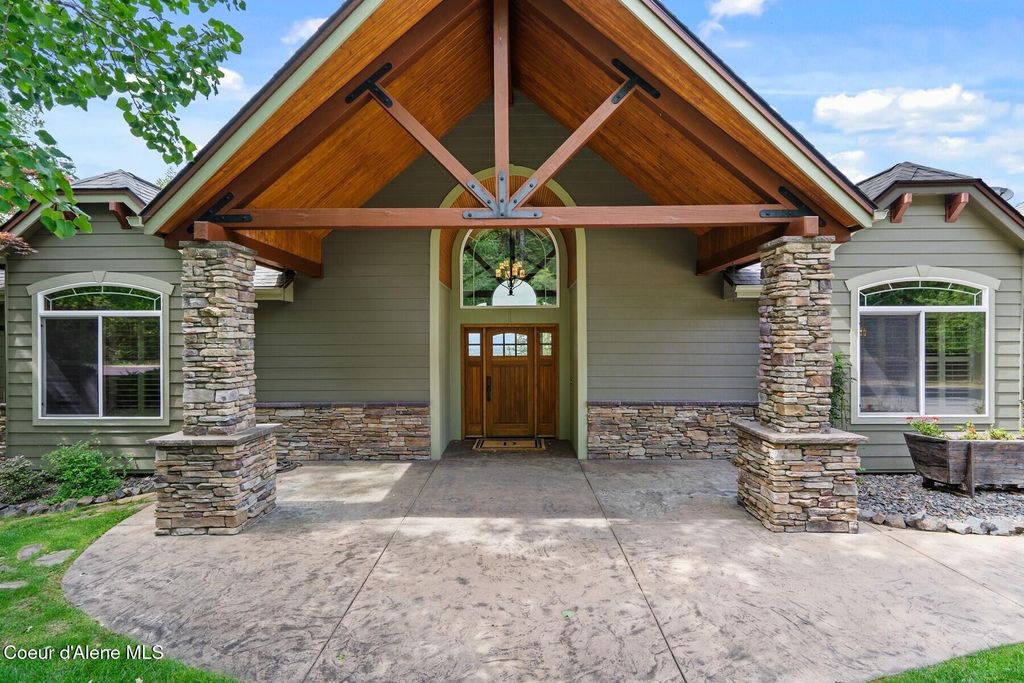 Photo of 3517 Falcon Ridge Ridge, Coeur dAlene, ID 83814 (MLS # 25-8224)