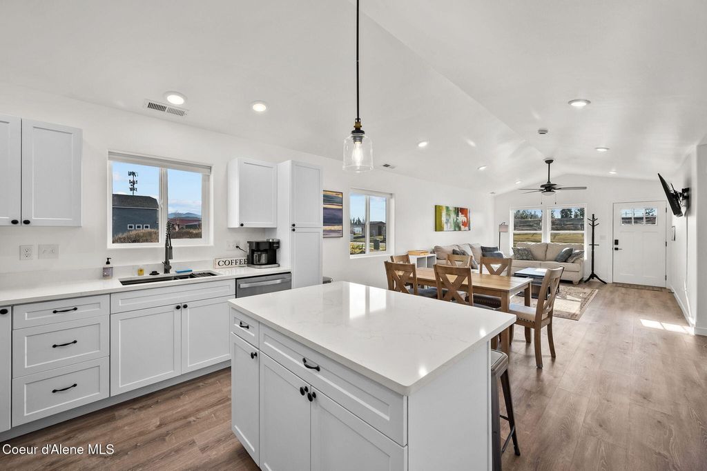 Photo of 172 Dustarr Ln Ln, Ponderay, ID 83852 (MLS # 25-11155)