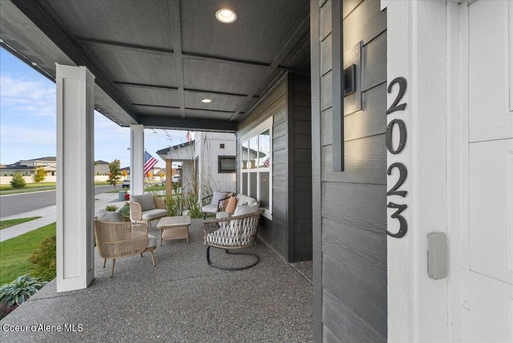 Photo of 2023 MOSELLE Dr, Coeur dAlene, ID 83815 (MLS # 25-10490)