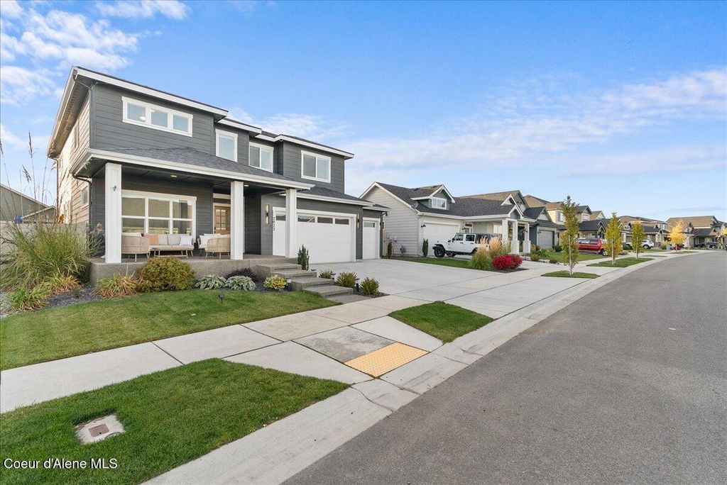 Photo of 2023 MOSELLE Dr, Coeur dAlene, ID 83815 (MLS # 25-10490)